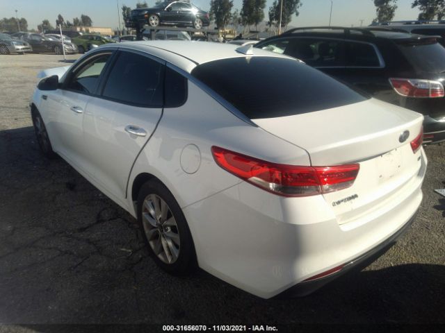 Photo 2 VIN: 5XXGU4L31HG142755 - KIA OPTIMA 