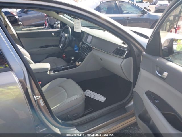 Photo 4 VIN: 5XXGU4L31JG245552 - KIA OPTIMA 