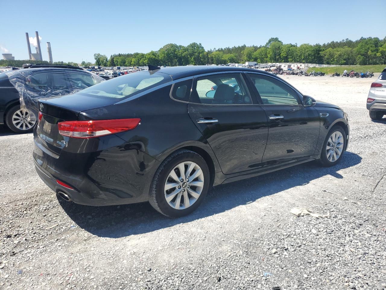 Photo 2 VIN: 5XXGU4L32GG075632 - KIA OPTIMA 