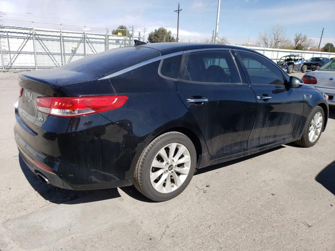 Photo 2 VIN: 5XXGU4L32GG079146 - KIA OPTIMA 