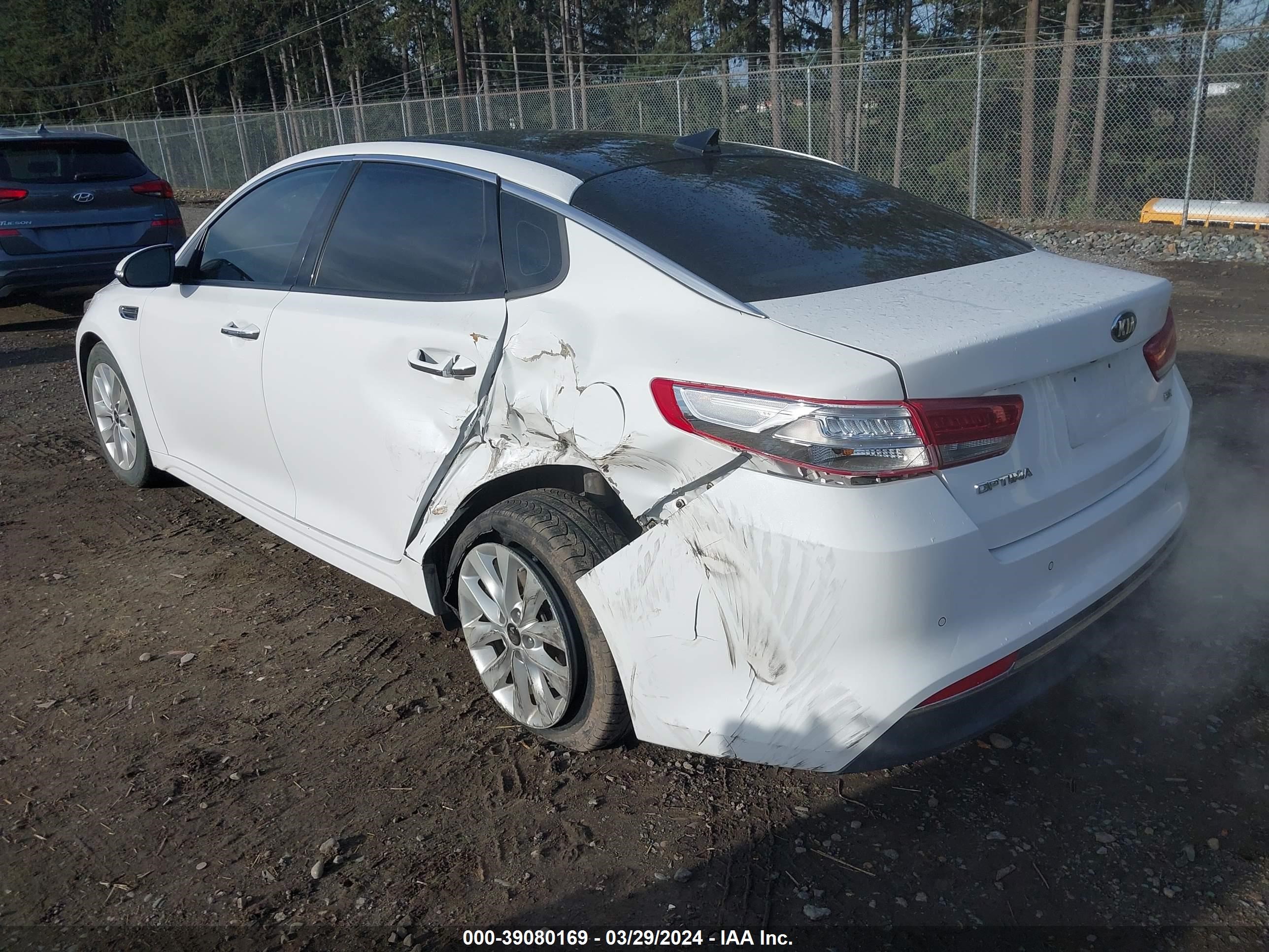 Photo 2 VIN: 5XXGU4L32HG151058 - KIA OPTIMA 