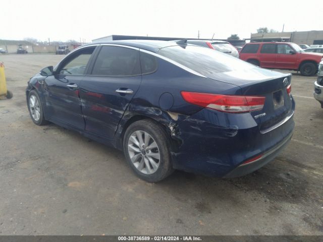 Photo 2 VIN: 5XXGU4L32HG162741 - KIA OPTIMA 