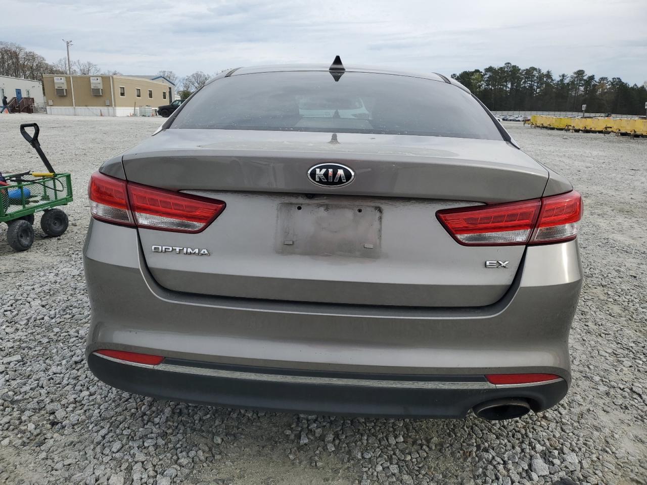 Photo 5 VIN: 5XXGU4L33HG144314 - KIA OPTIMA 