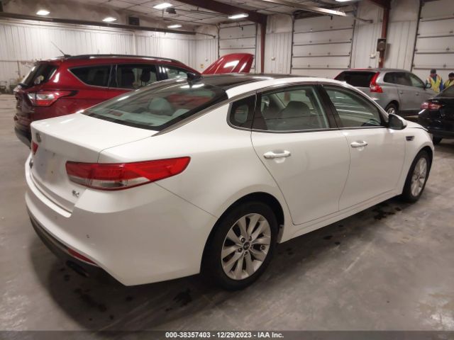 Photo 3 VIN: 5XXGU4L33JG184141 - KIA OPTIMA 