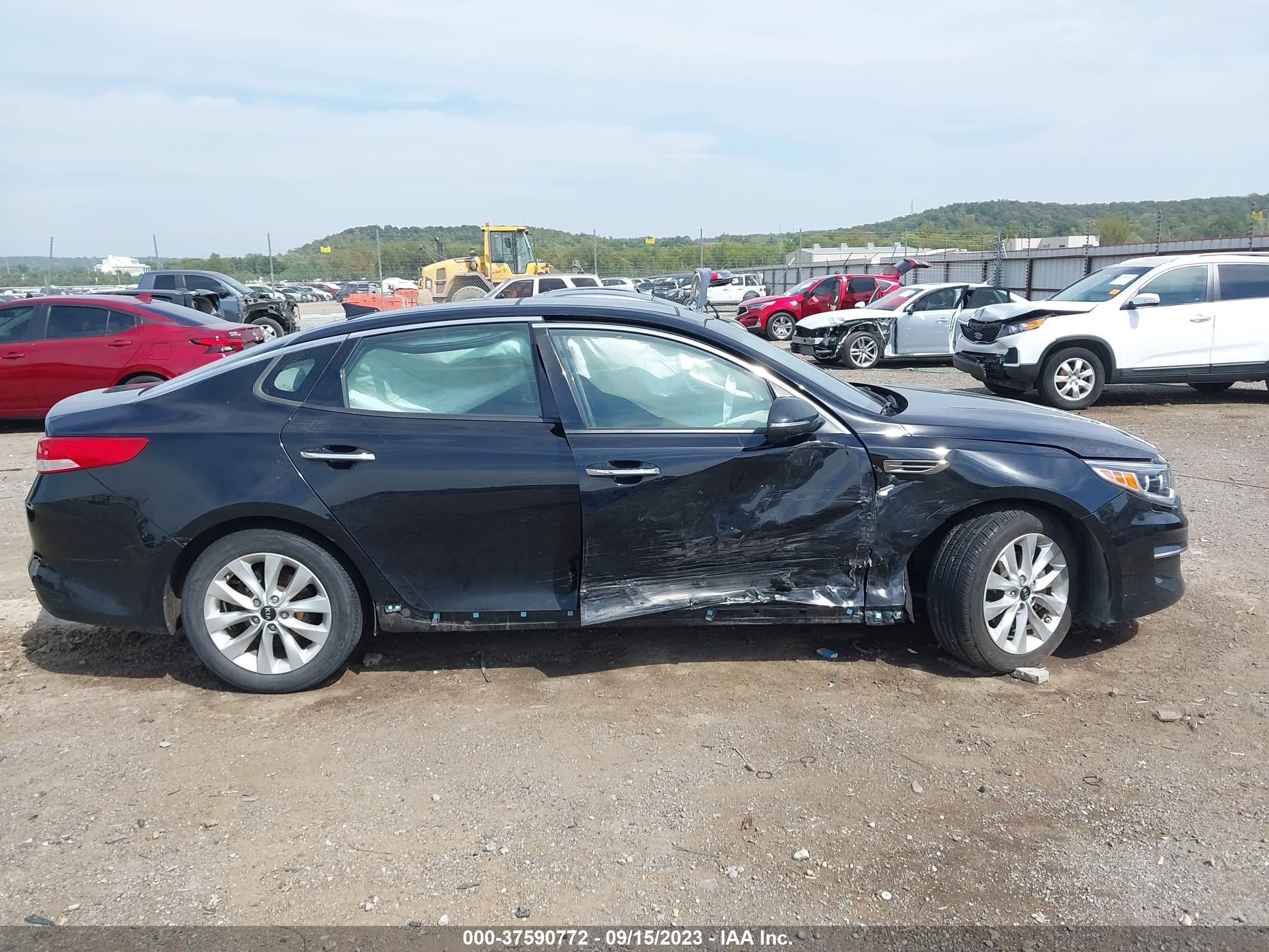 Photo 12 VIN: 5XXGU4L34GG050358 - KIA OPTIMA 