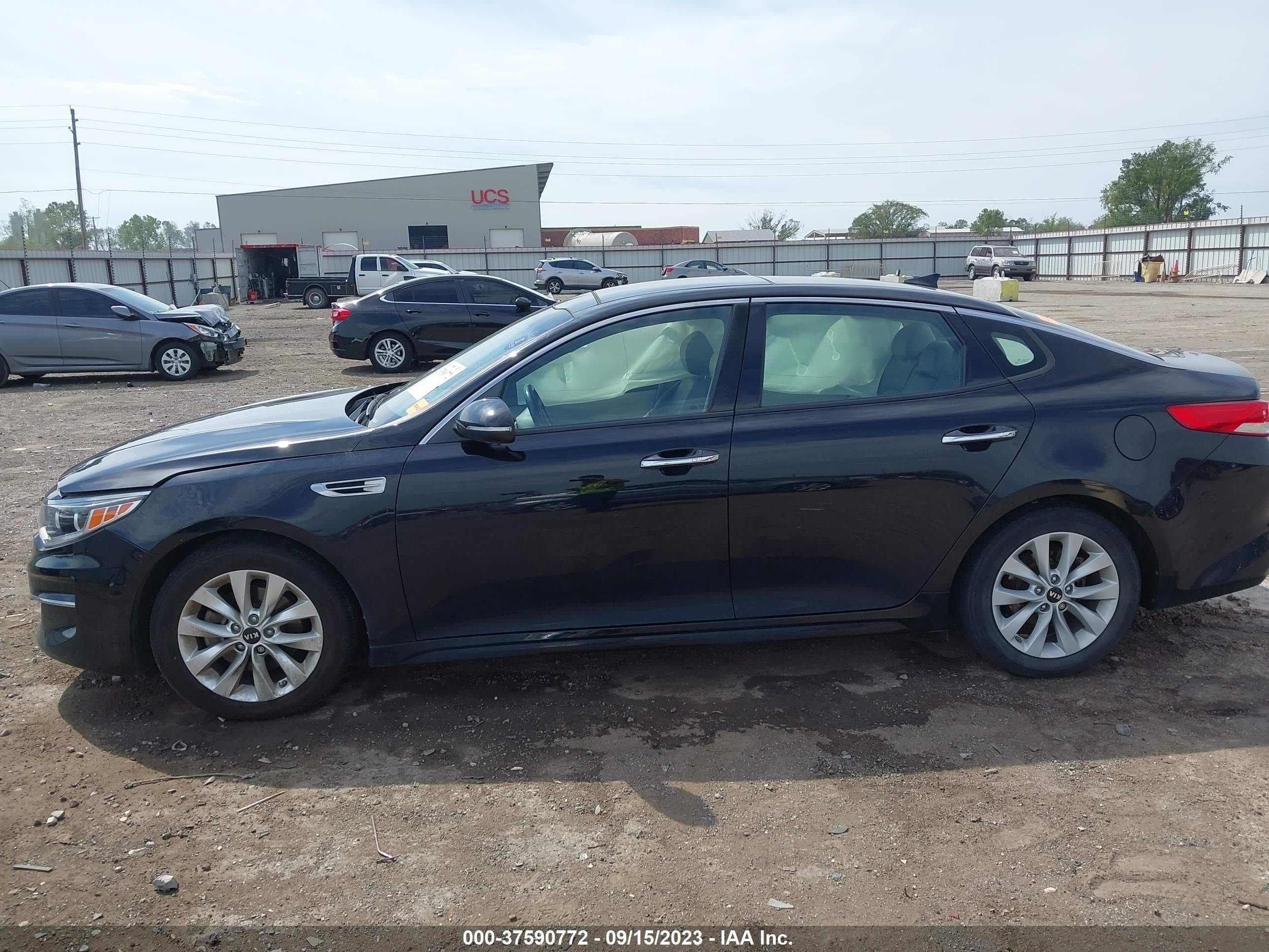 Photo 13 VIN: 5XXGU4L34GG050358 - KIA OPTIMA 