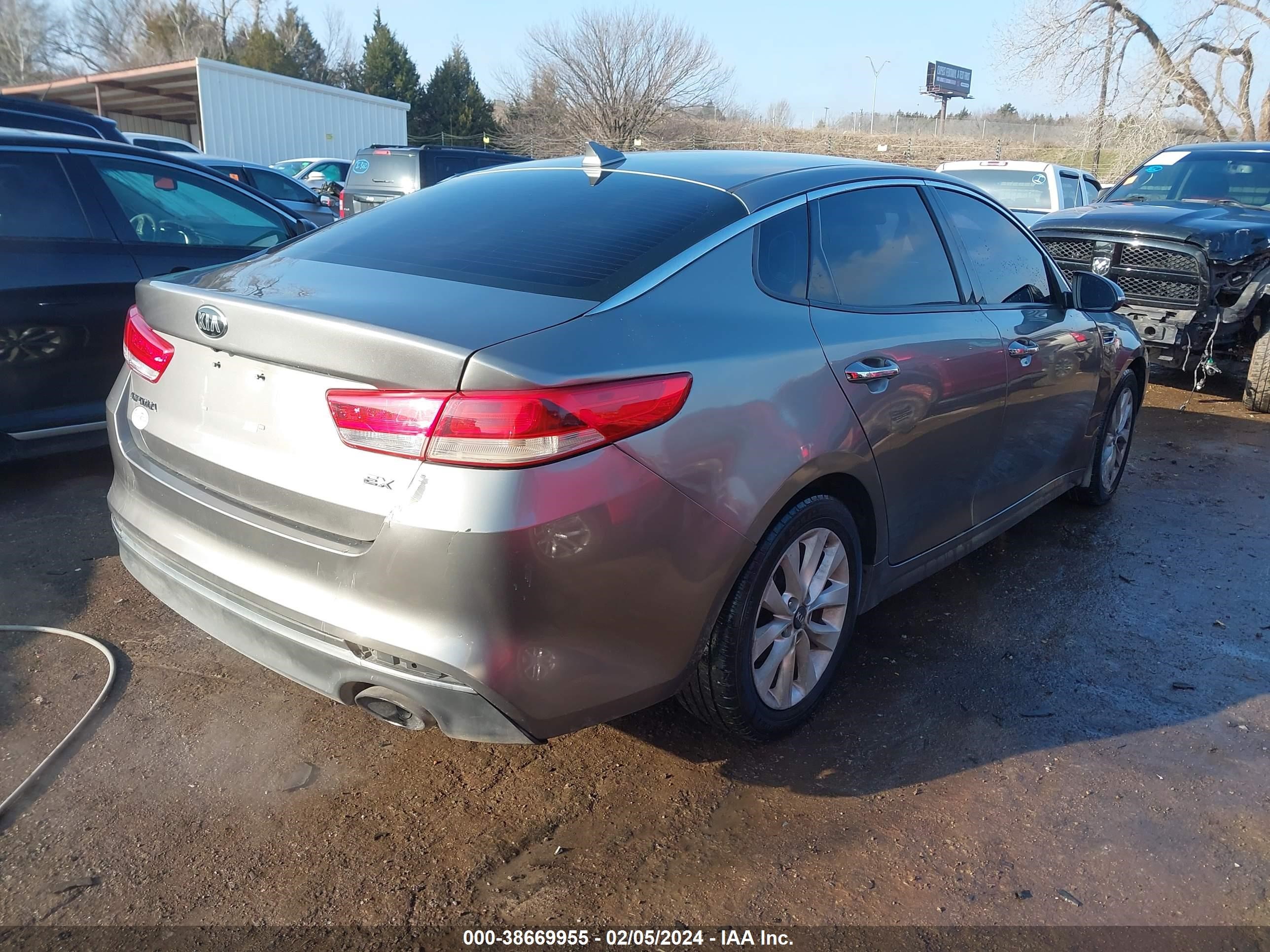 Photo 3 VIN: 5XXGU4L34HG172171 - KIA OPTIMA 