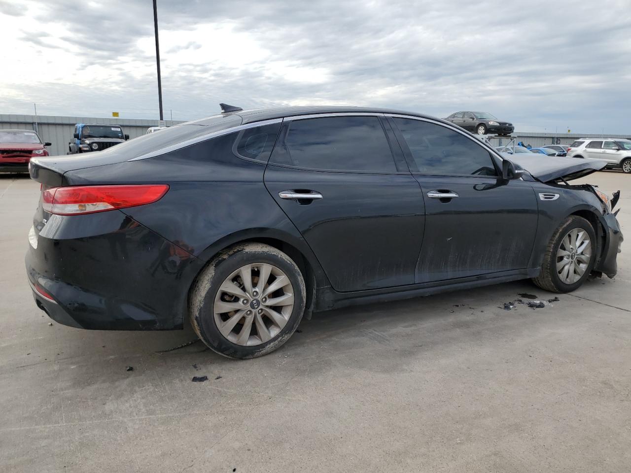 Photo 2 VIN: 5XXGU4L34JG248154 - KIA OPTIMA 