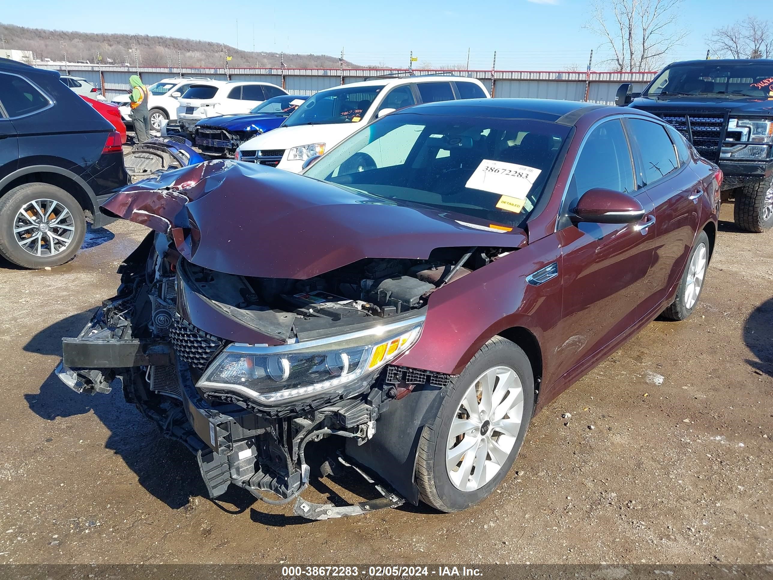 Photo 2 VIN: 5XXGU4L35GG009902 - KIA OPTIMA 