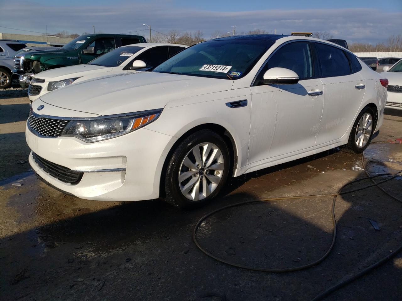 Photo 0 VIN: 5XXGU4L35GG012217 - KIA OPTIMA 