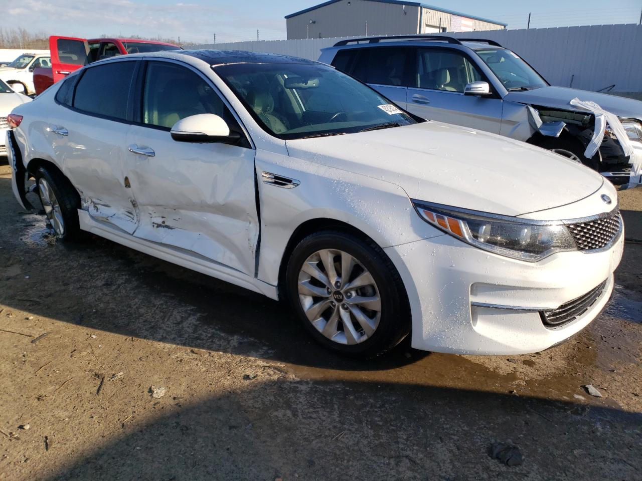 Photo 3 VIN: 5XXGU4L35GG012217 - KIA OPTIMA 