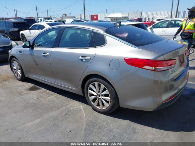 Photo 2 VIN: 5XXGU4L35GG086642 - KIA OPTIMA 