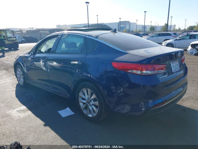 Photo 2 VIN: 5XXGU4L35HG158425 - KIA OPTIMA 