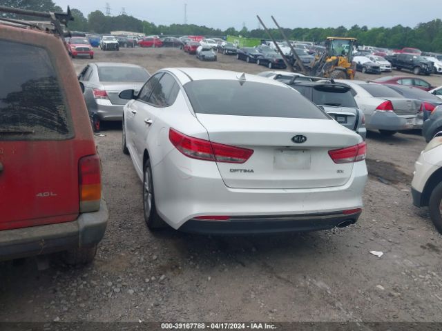 Photo 2 VIN: 5XXGU4L36GG071082 - KIA OPTIMA 