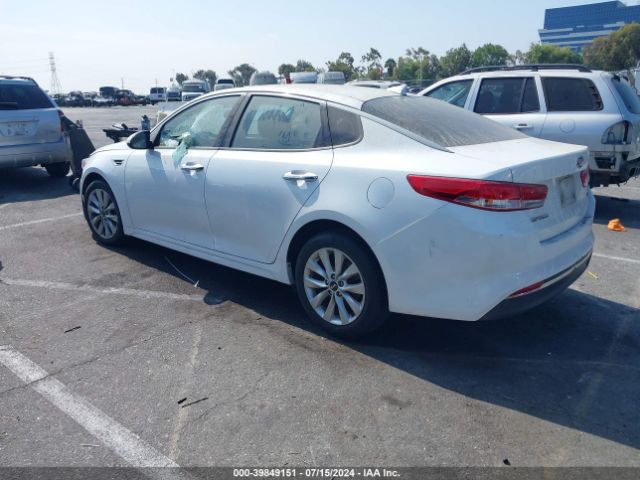 Photo 2 VIN: 5XXGU4L36GG081966 - KIA OPTIMA 