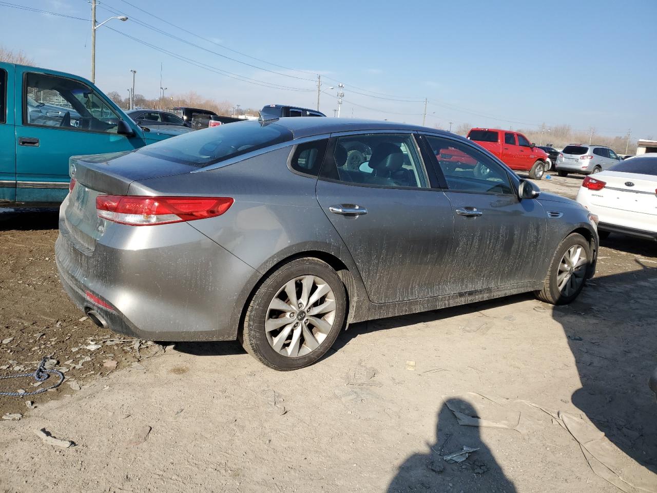 Photo 2 VIN: 5XXGU4L36GG084026 - KIA OPTIMA 