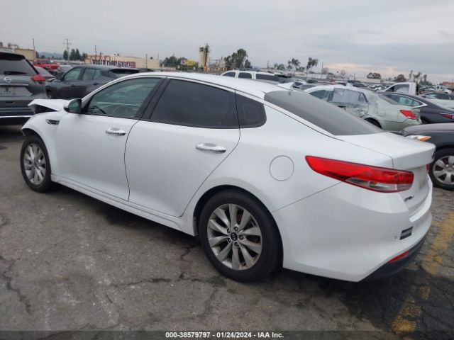 Photo 2 VIN: 5XXGU4L36JG196929 - KIA OPTIMA 