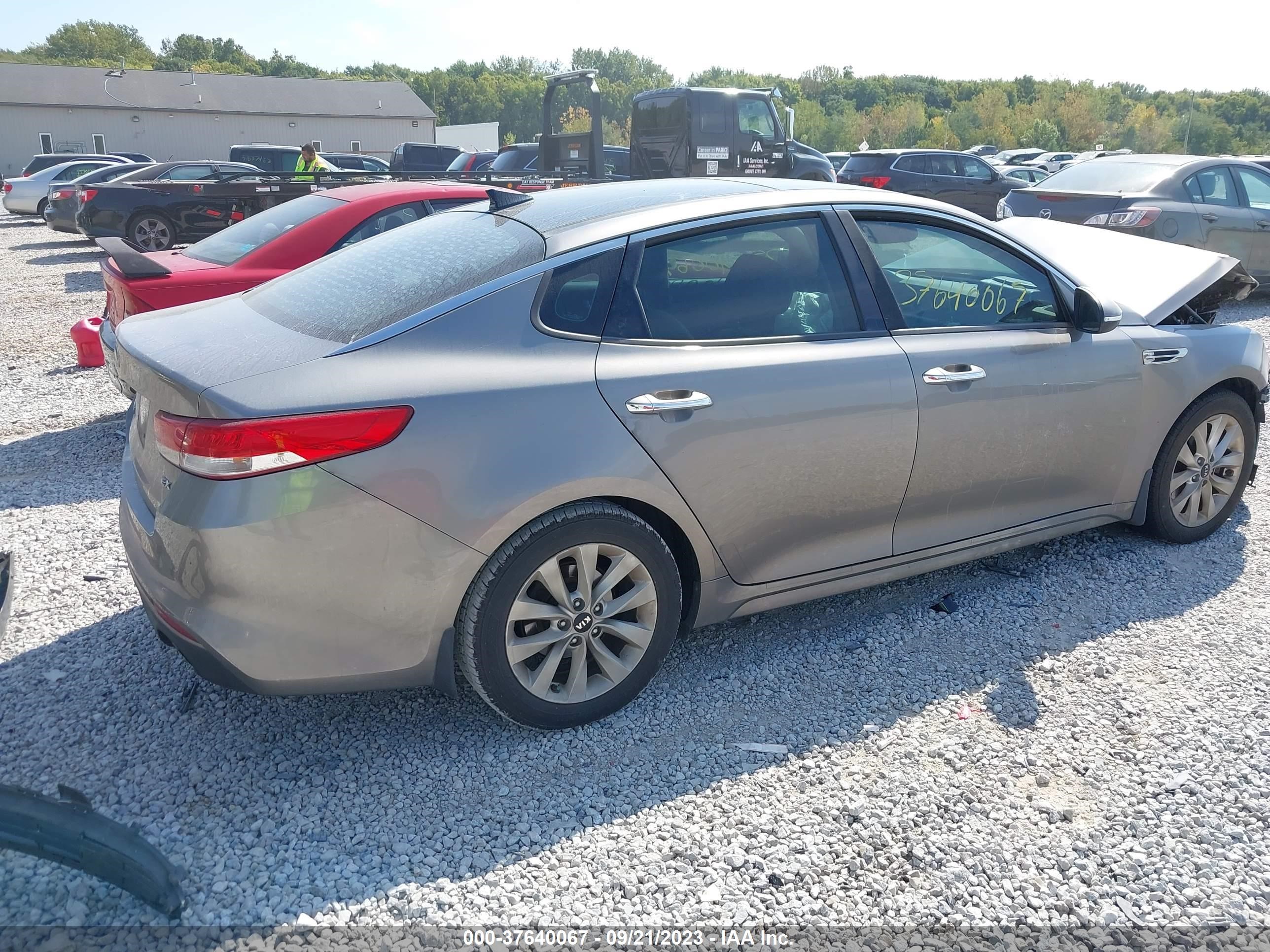 Photo 3 VIN: 5XXGU4L37GG042271 - KIA OPTIMA 