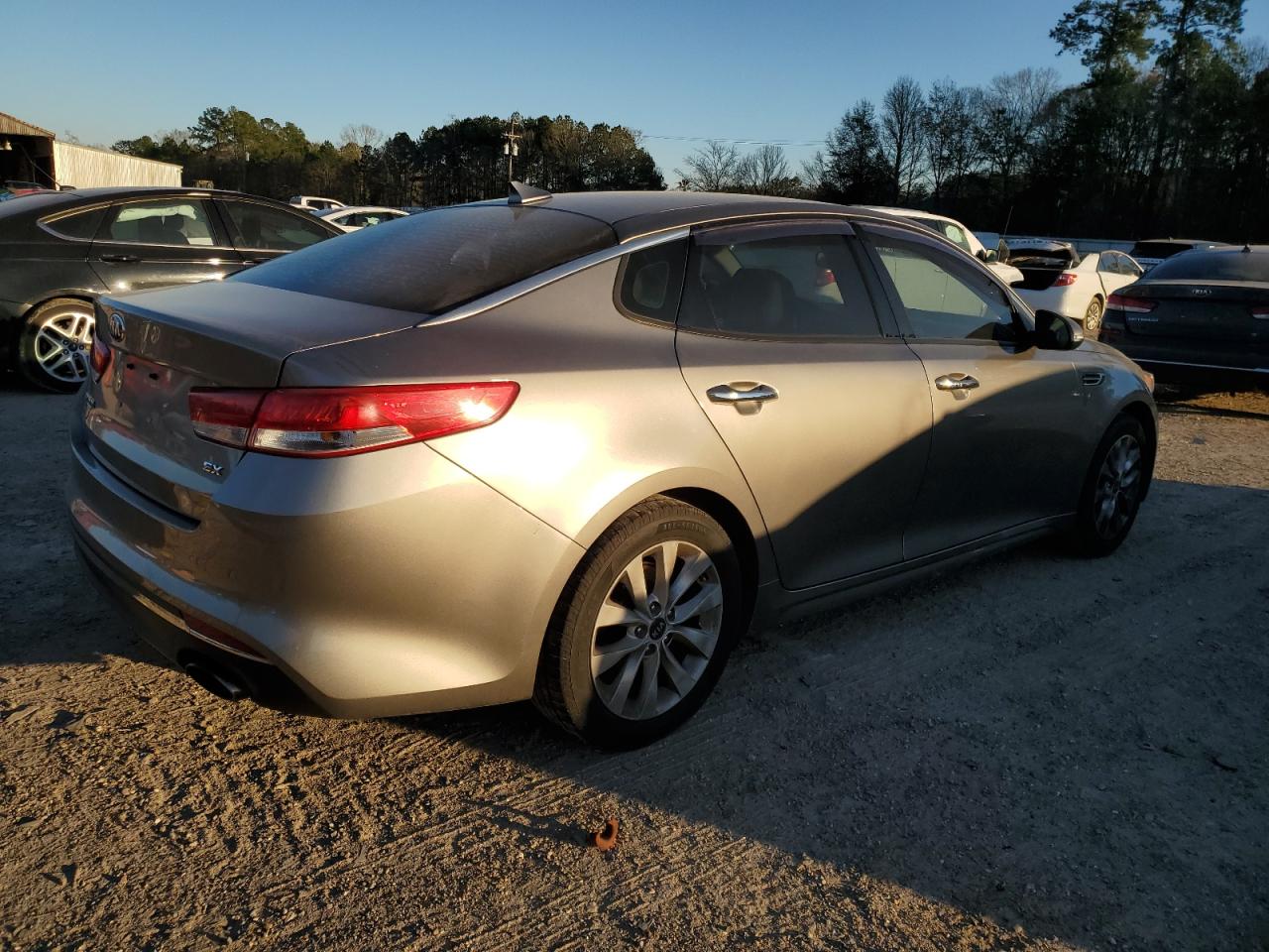 Photo 2 VIN: 5XXGU4L37HG158698 - KIA OPTIMA 