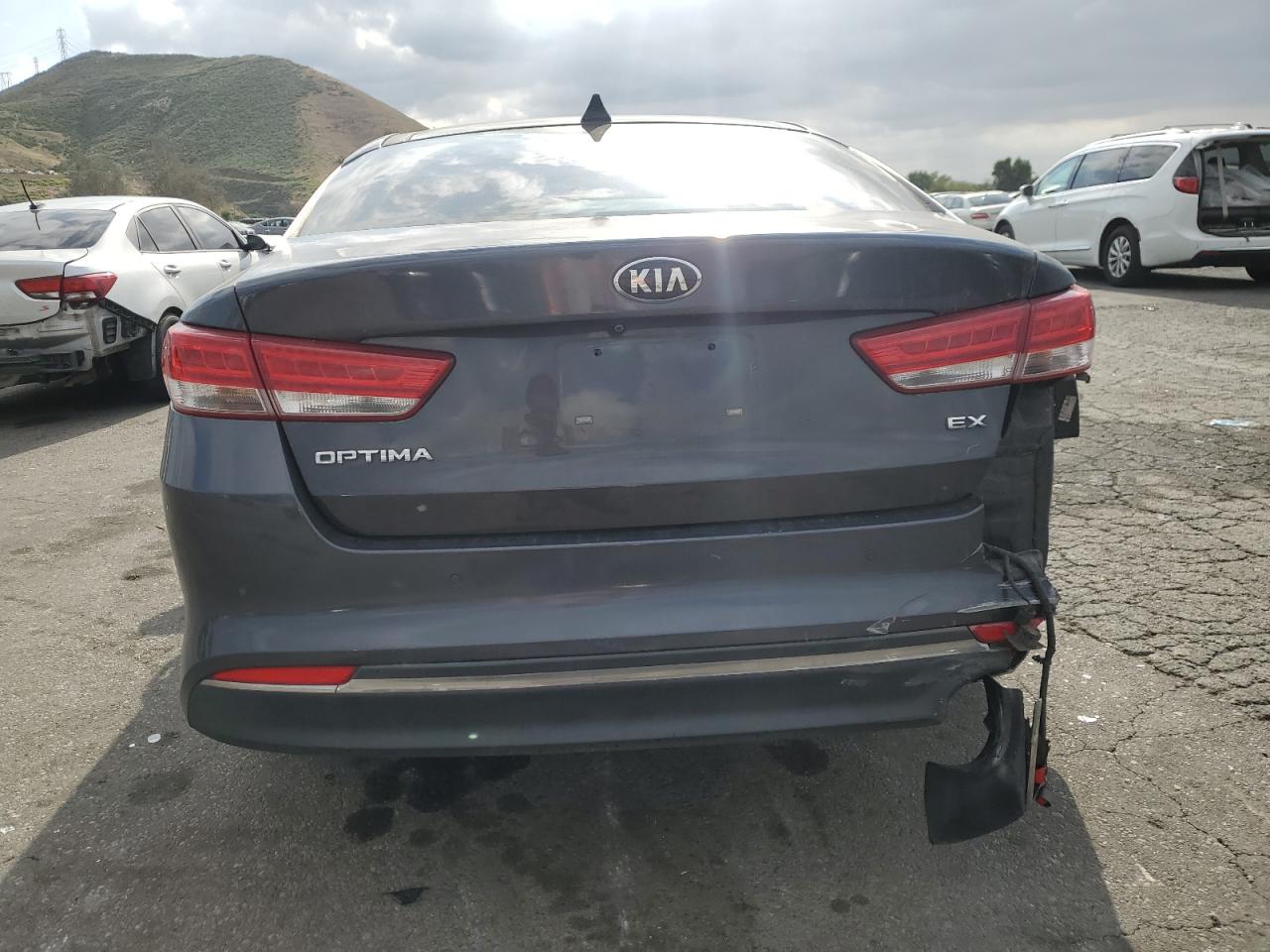 Photo 5 VIN: 5XXGU4L38HG135494 - KIA OPTIMA 