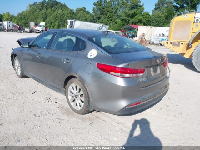 Photo 2 VIN: 5XXGU4L38HG138413 - KIA OPTIMA 