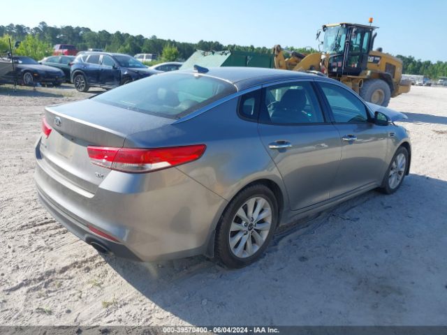 Photo 3 VIN: 5XXGU4L38HG138413 - KIA OPTIMA 