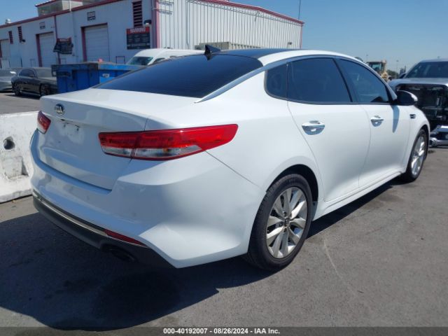 Photo 3 VIN: 5XXGU4L38HG172271 - KIA OPTIMA 