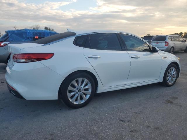 Photo 2 VIN: 5XXGU4L39GG041641 - KIA OPTIMA EX 