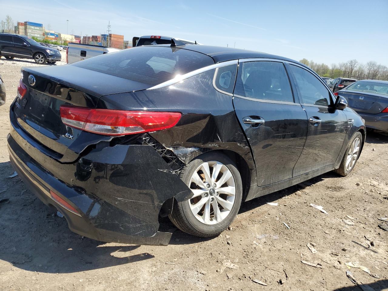 Photo 2 VIN: 5XXGU4L39HG166494 - KIA OPTIMA 