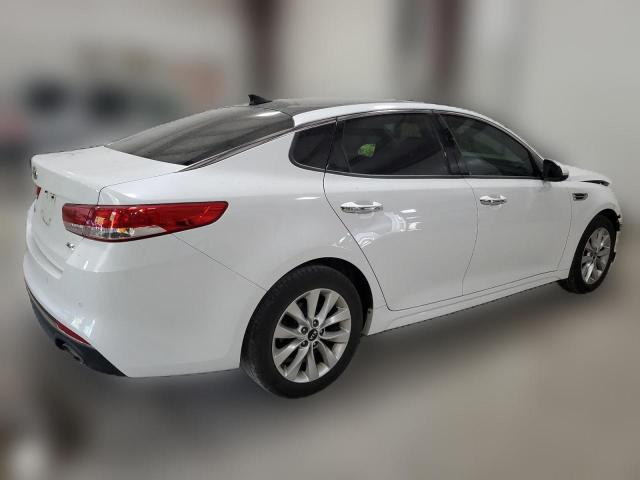 Photo 2 VIN: 5XXGU4L39JG182359 - KIA OPTIMA 