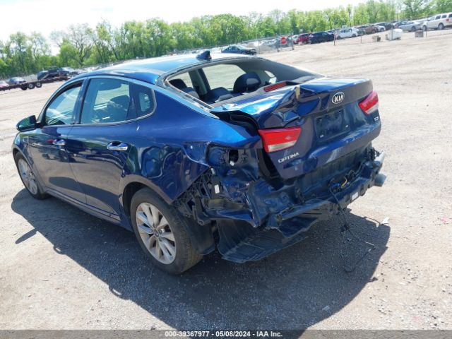 Photo 2 VIN: 5XXGU4L39JG221256 - KIA OPTIMA 