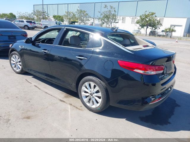 Photo 2 VIN: 5XXGU4L39JG244116 - KIA OPTIMA 