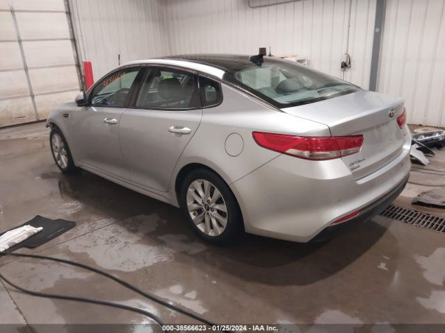 Photo 2 VIN: 5XXGU4L3XGG011323 - KIA OPTIMA 