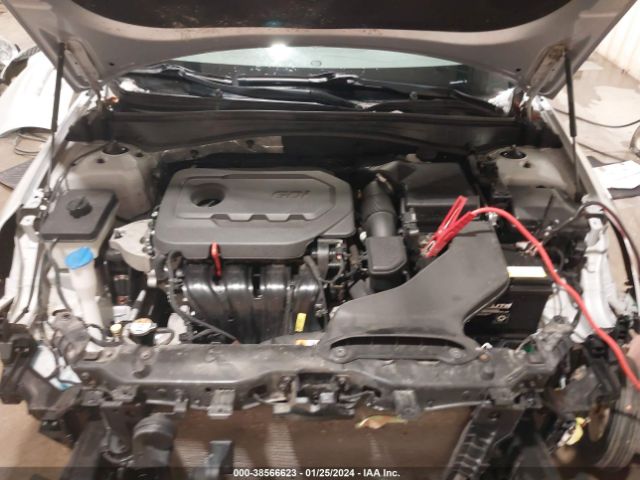 Photo 9 VIN: 5XXGU4L3XGG011323 - KIA OPTIMA 