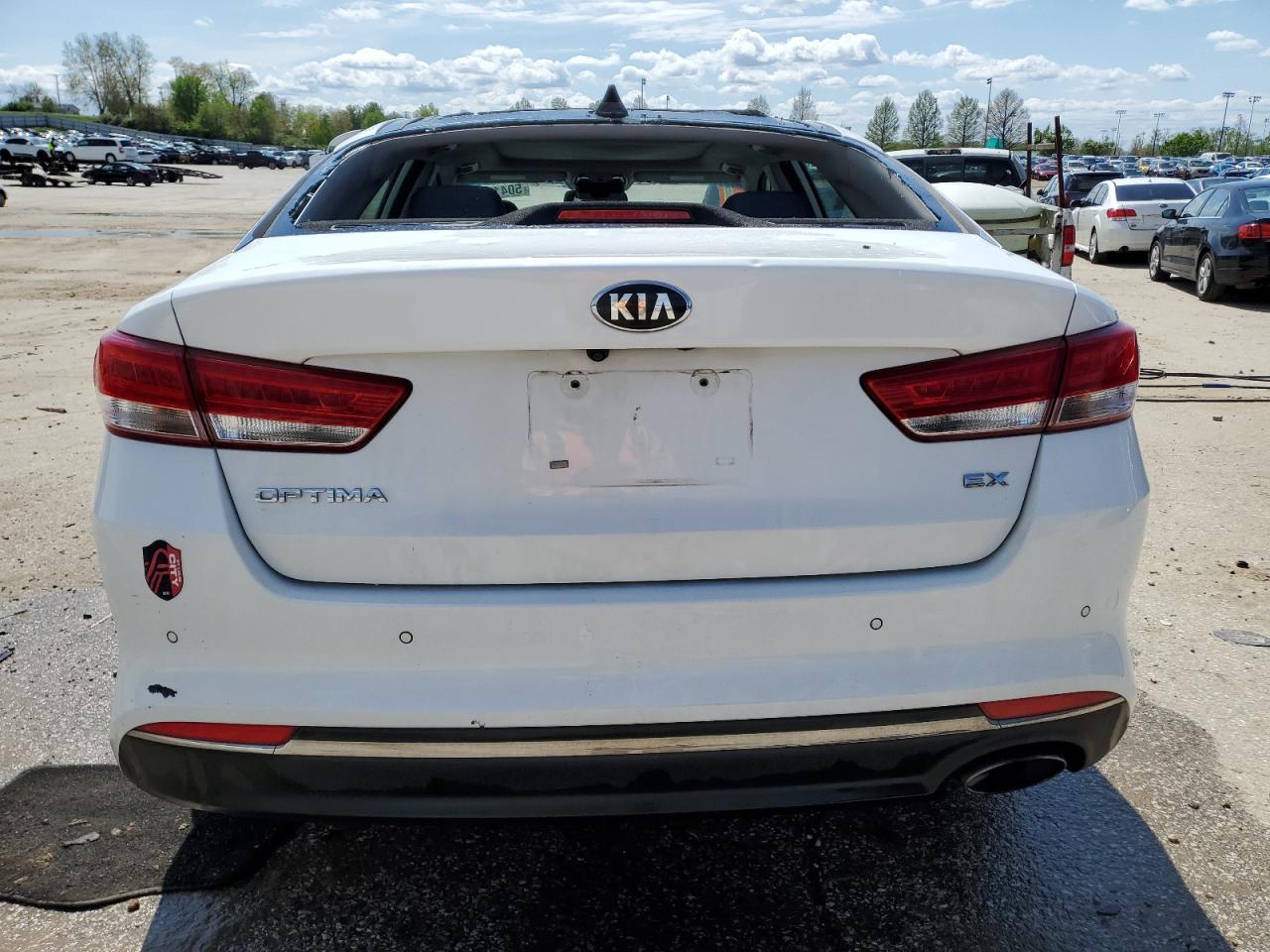 Photo 5 VIN: 5XXGU4L3XGG021527 - KIA OPTIMA 