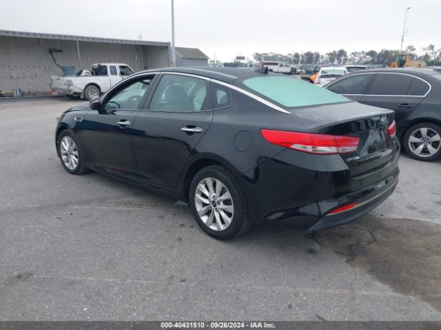 Photo 2 VIN: 5XXGU4L3XGG055015 - KIA OPTIMA 