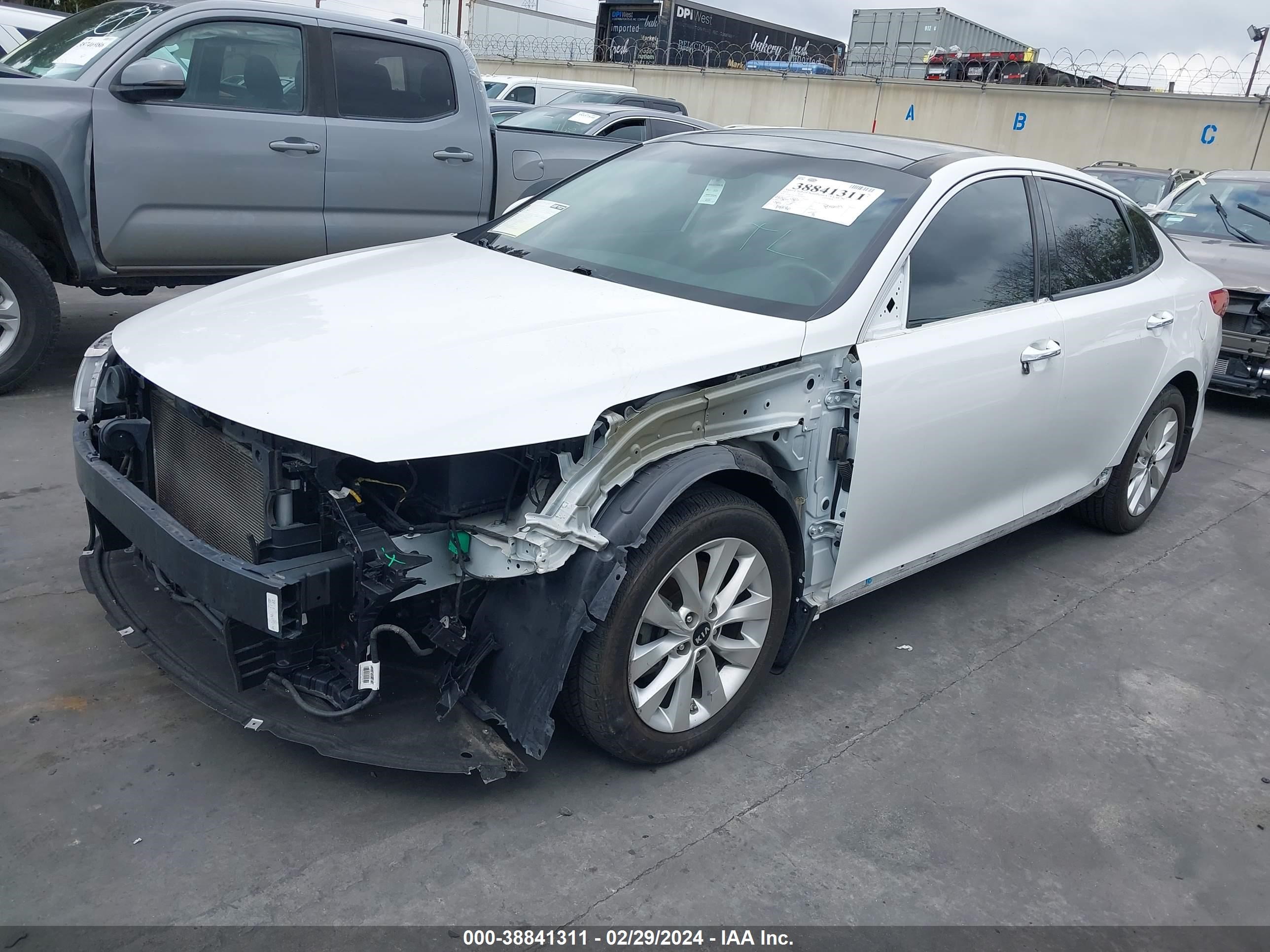 Photo 1 VIN: 5XXGU4L3XGG056651 - KIA OPTIMA 