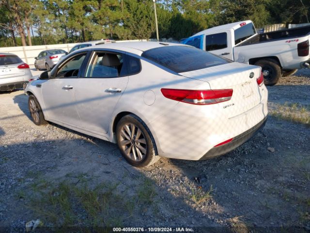 Photo 2 VIN: 5XXGU4L3XGG064281 - KIA OPTIMA 