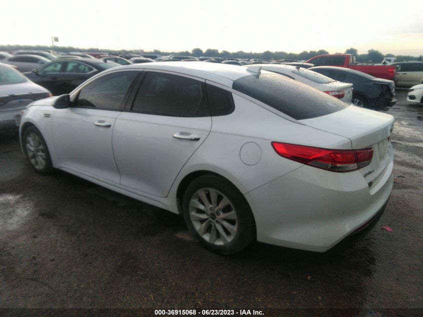 Photo 2 VIN: 5XXGU4L3XGG069626 - KIA OPTIMA 