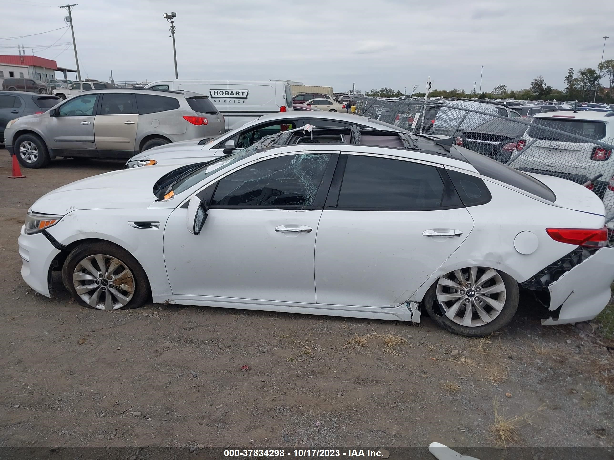 Photo 12 VIN: 5XXGU4L3XGG099497 - KIA OPTIMA 