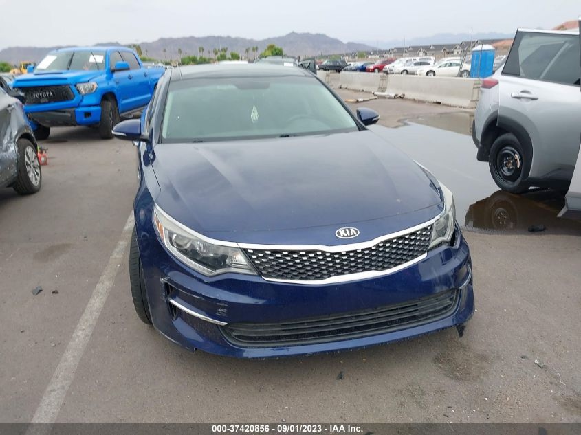 Photo 11 VIN: 5XXGU4L3XJG202909 - KIA OPTIMA 