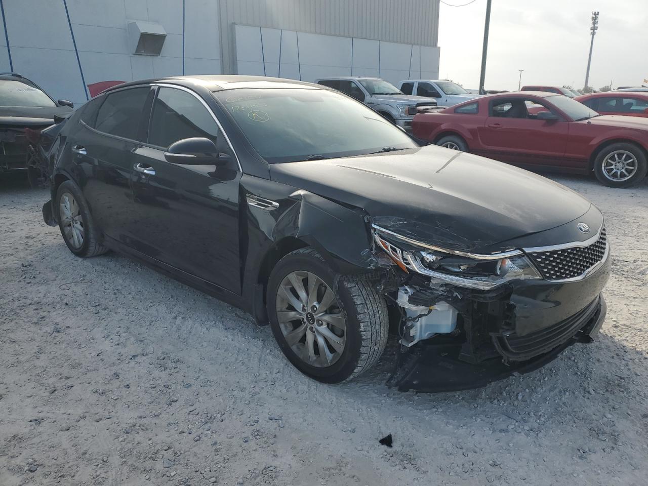 Photo 3 VIN: 5XXGU4L3XJG259451 - KIA OPTIMA 