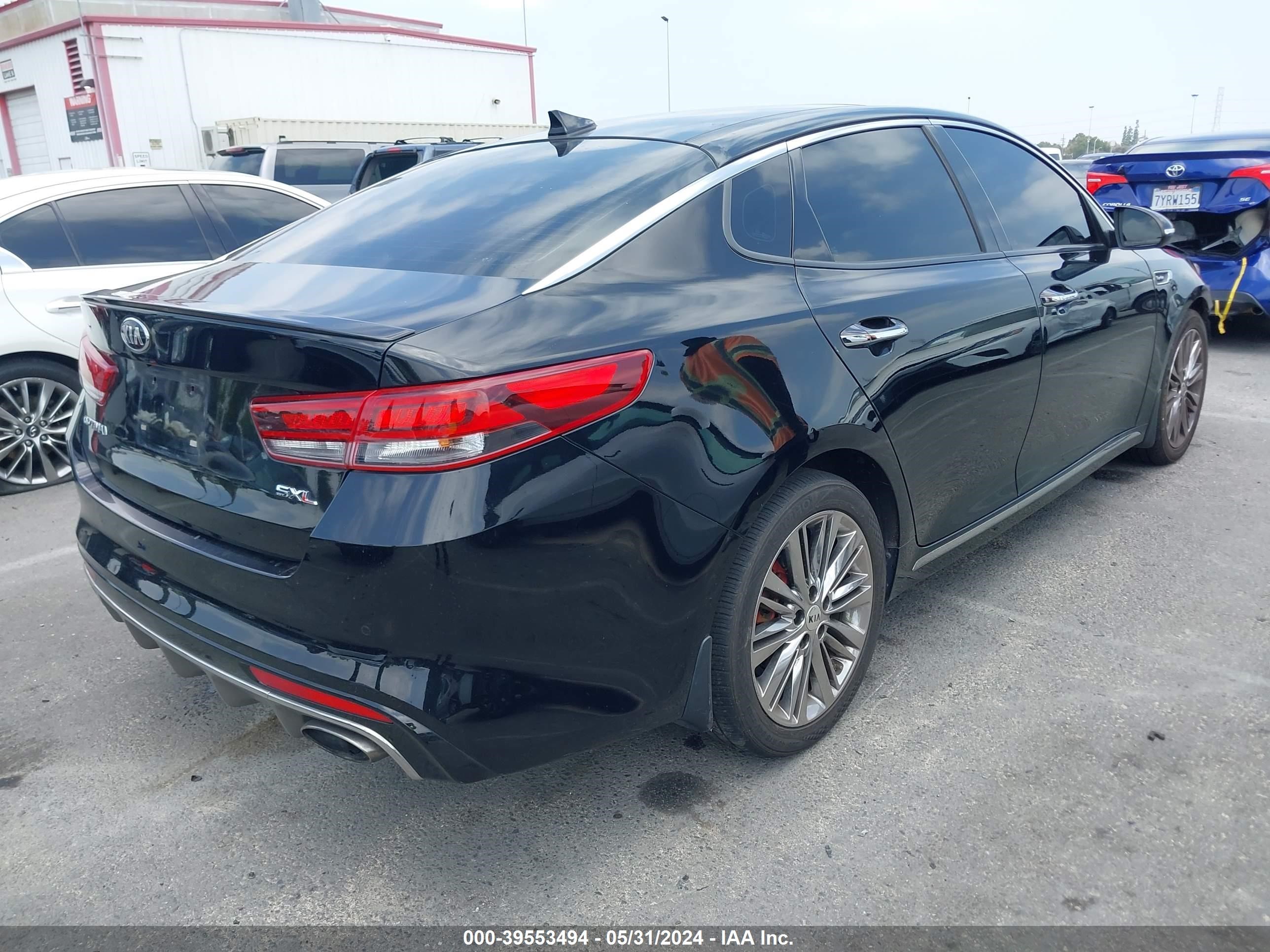 Photo 3 VIN: 5XXGV4L22JG205887 - KIA OPTIMA 