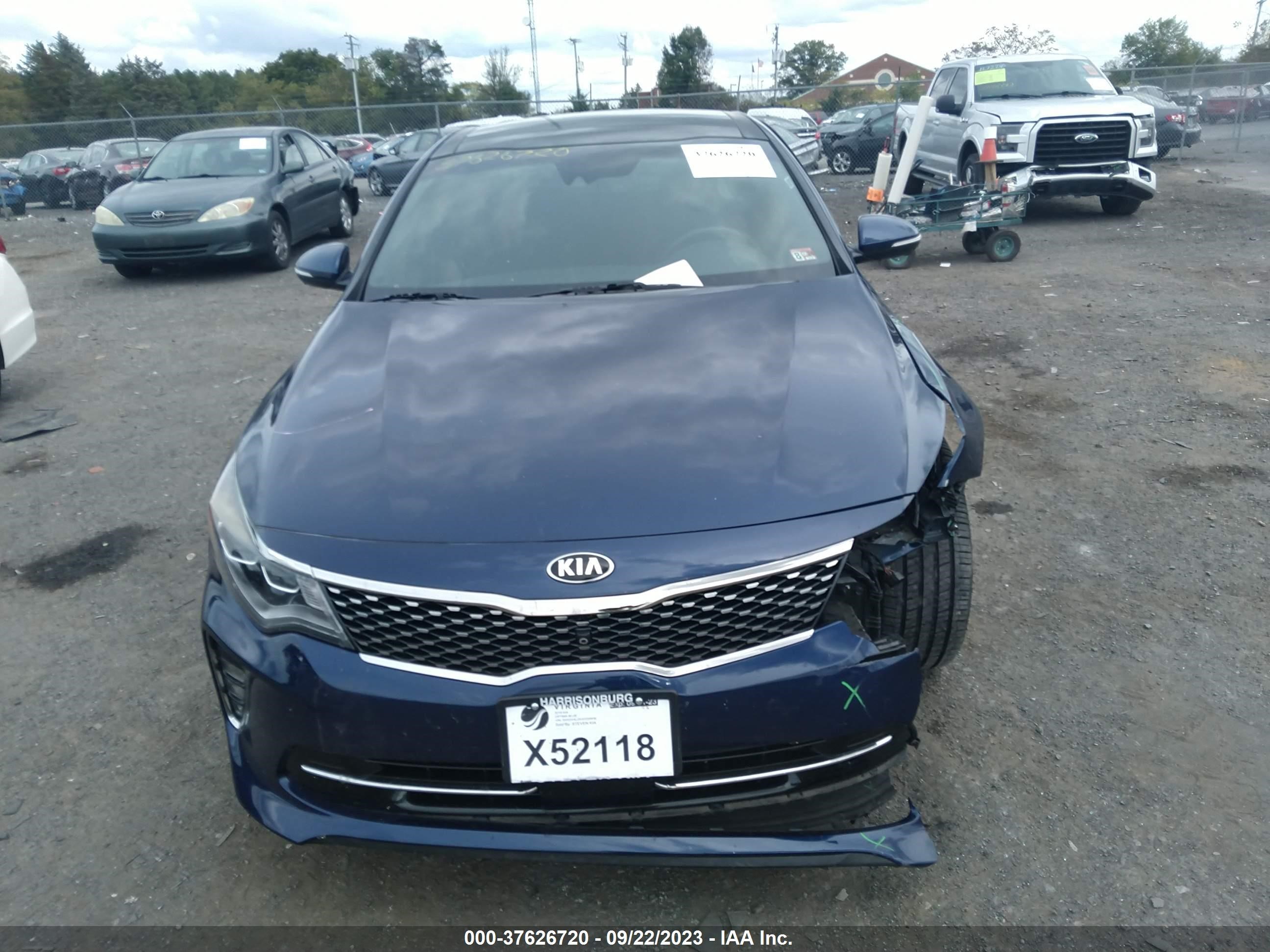 Photo 11 VIN: 5XXGV4L2XJG229936 - KIA OPTIMA 