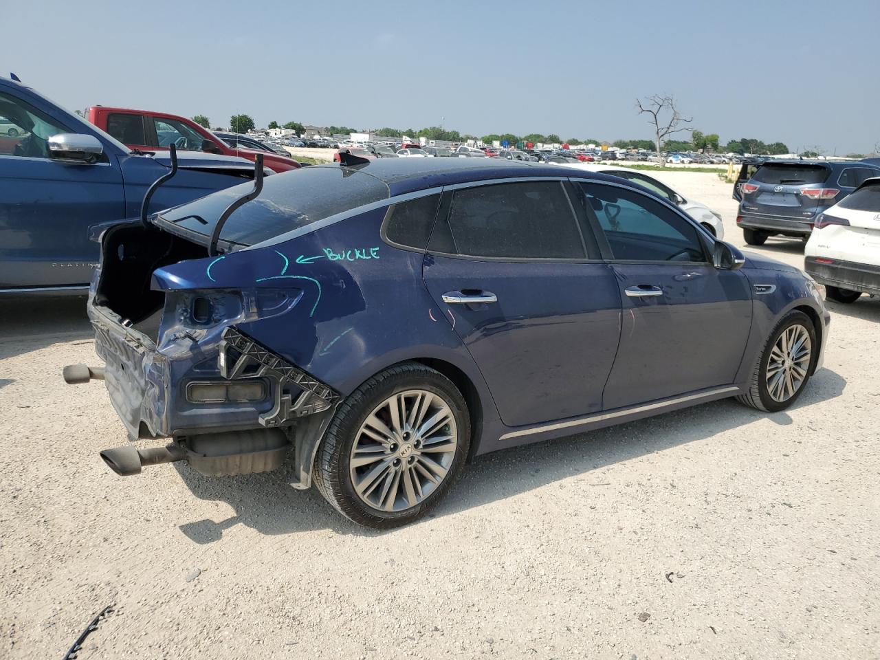 Photo 2 VIN: 5XXGV4L2XJG230567 - KIA OPTIMA 