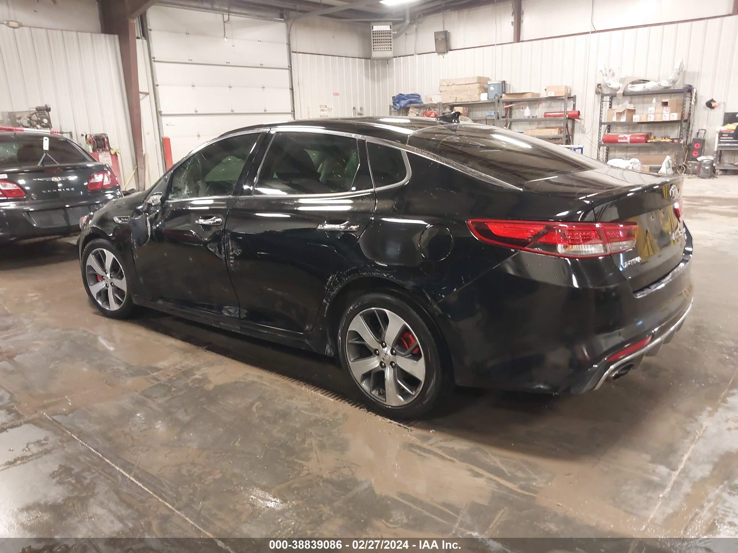 Photo 2 VIN: 5XXGW4L26JG222222 - KIA OPTIMA 