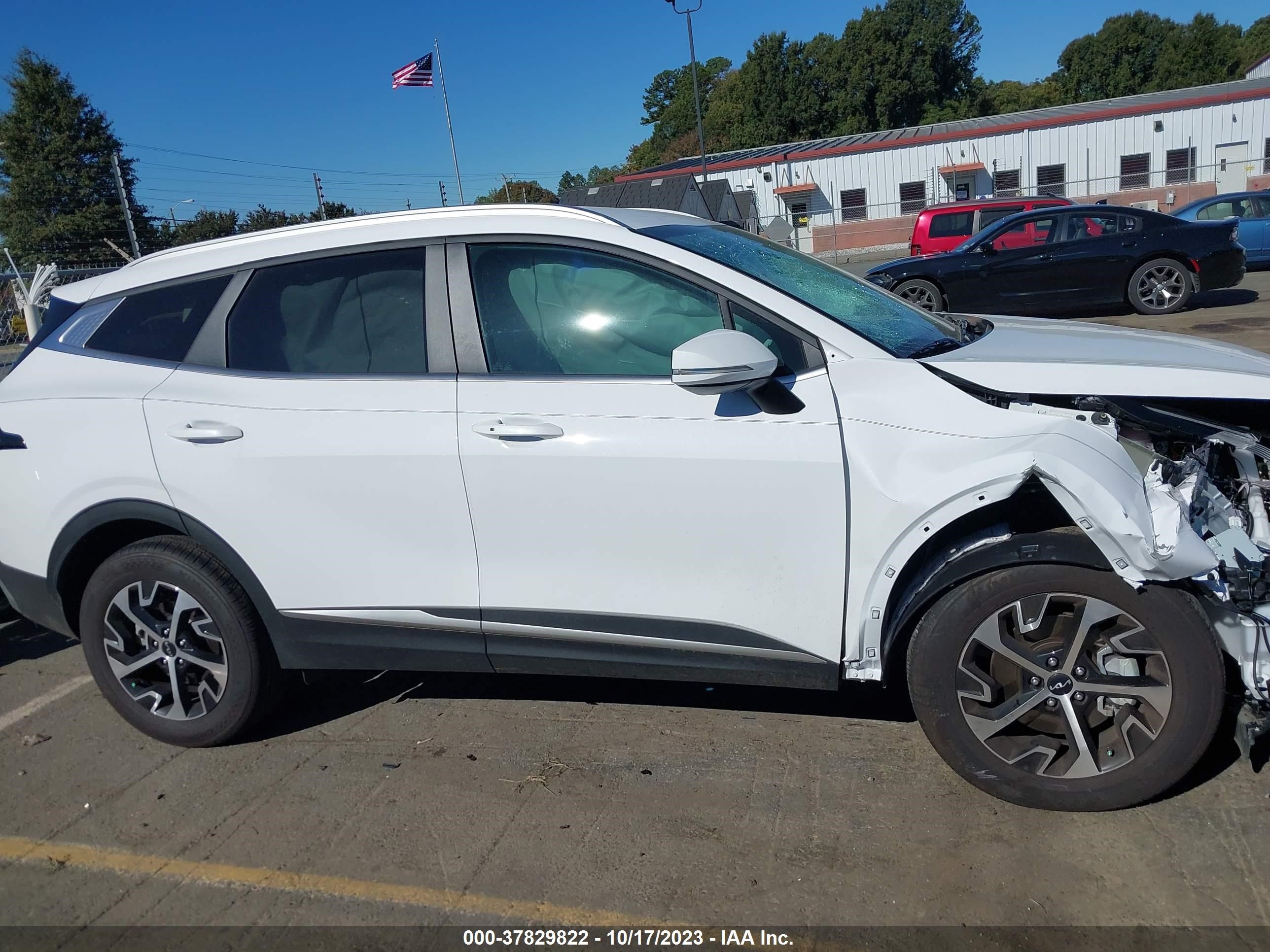 Photo 13 VIN: 5XYK3CAFXPG127508 - KIA SPORTAGE 