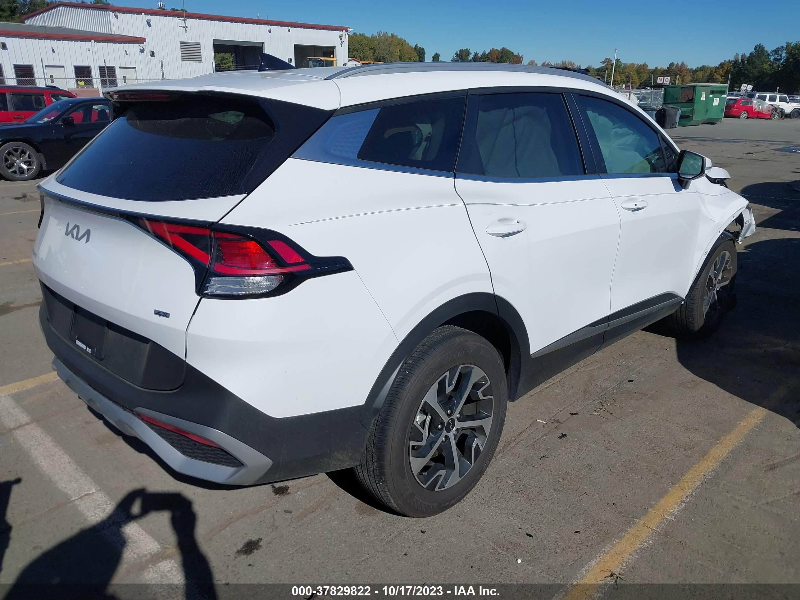 Photo 3 VIN: 5XYK3CAFXPG127508 - KIA SPORTAGE 