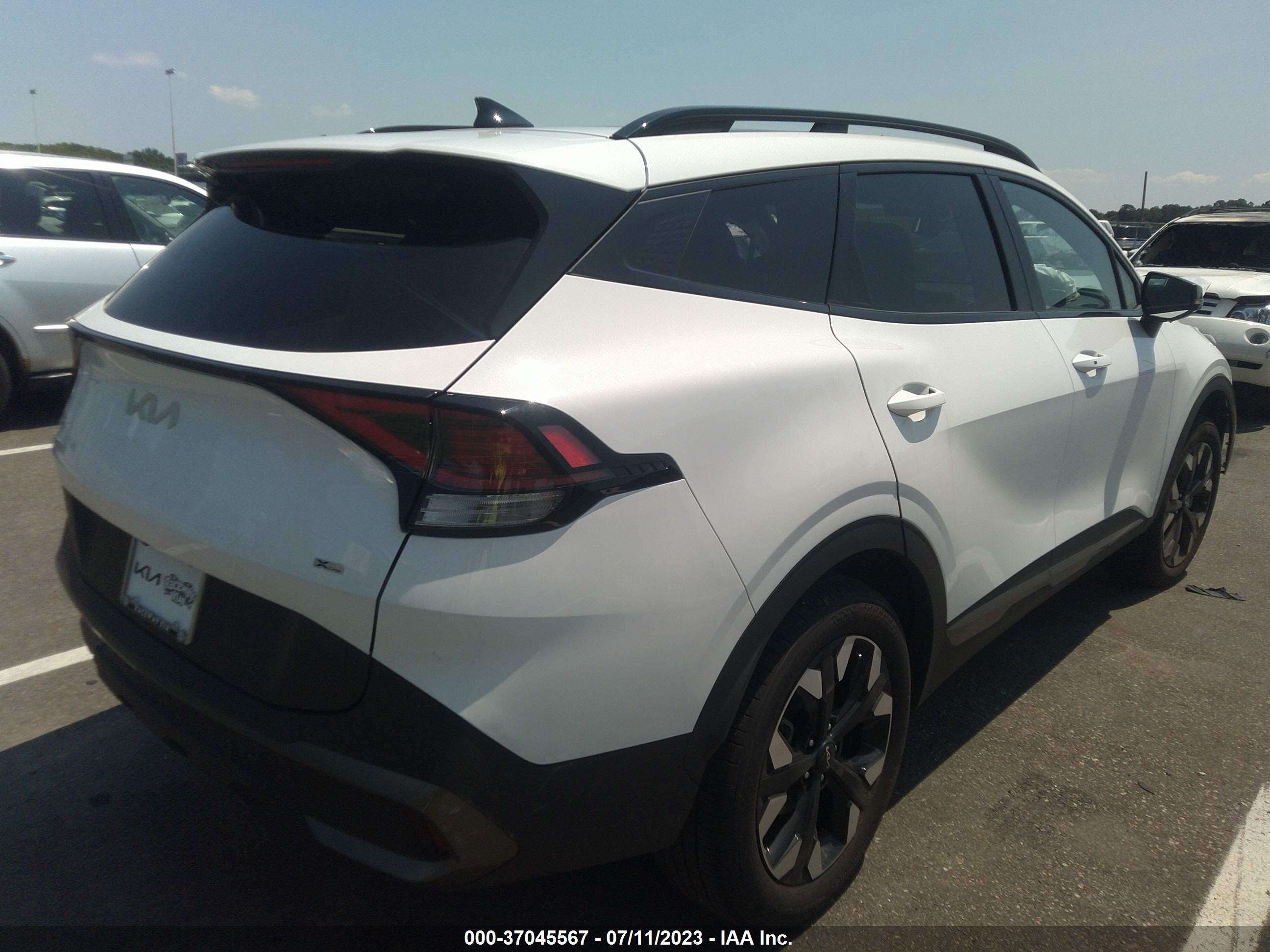 Photo 3 VIN: 5XYK6CAF7PG047994 - KIA SPORTAGE 