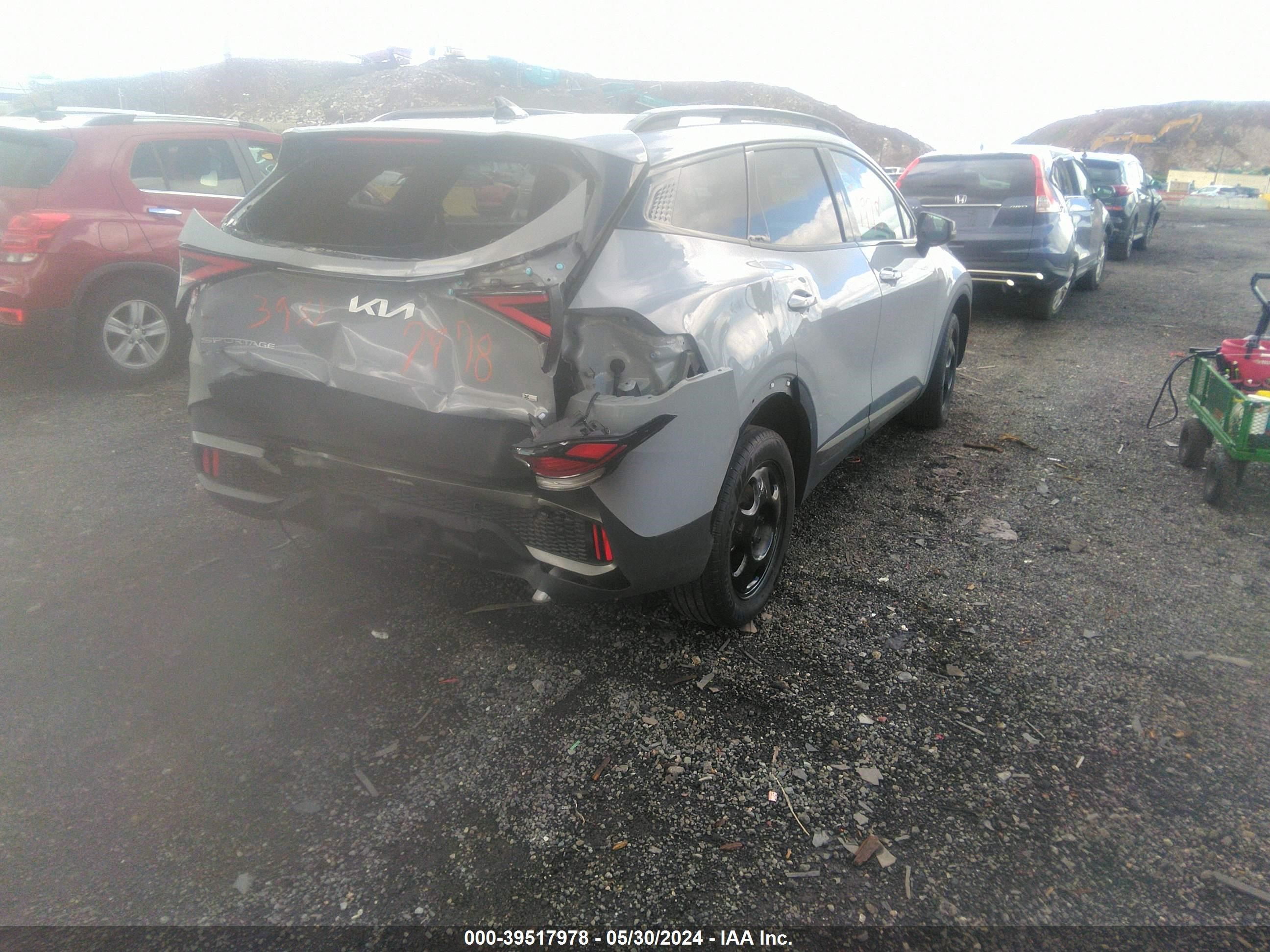 Photo 3 VIN: 5XYK6CAF7PG110737 - KIA SPORTAGE 